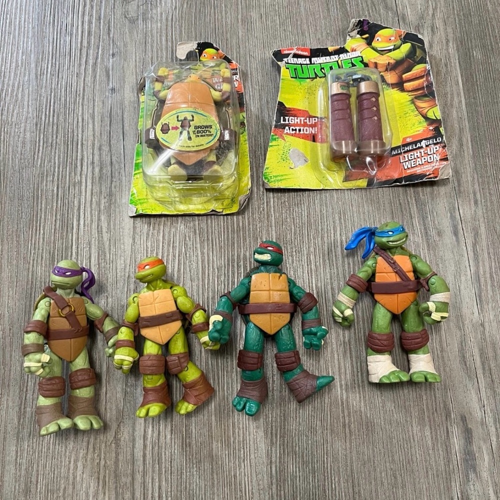 Ninja turtle bundle toys